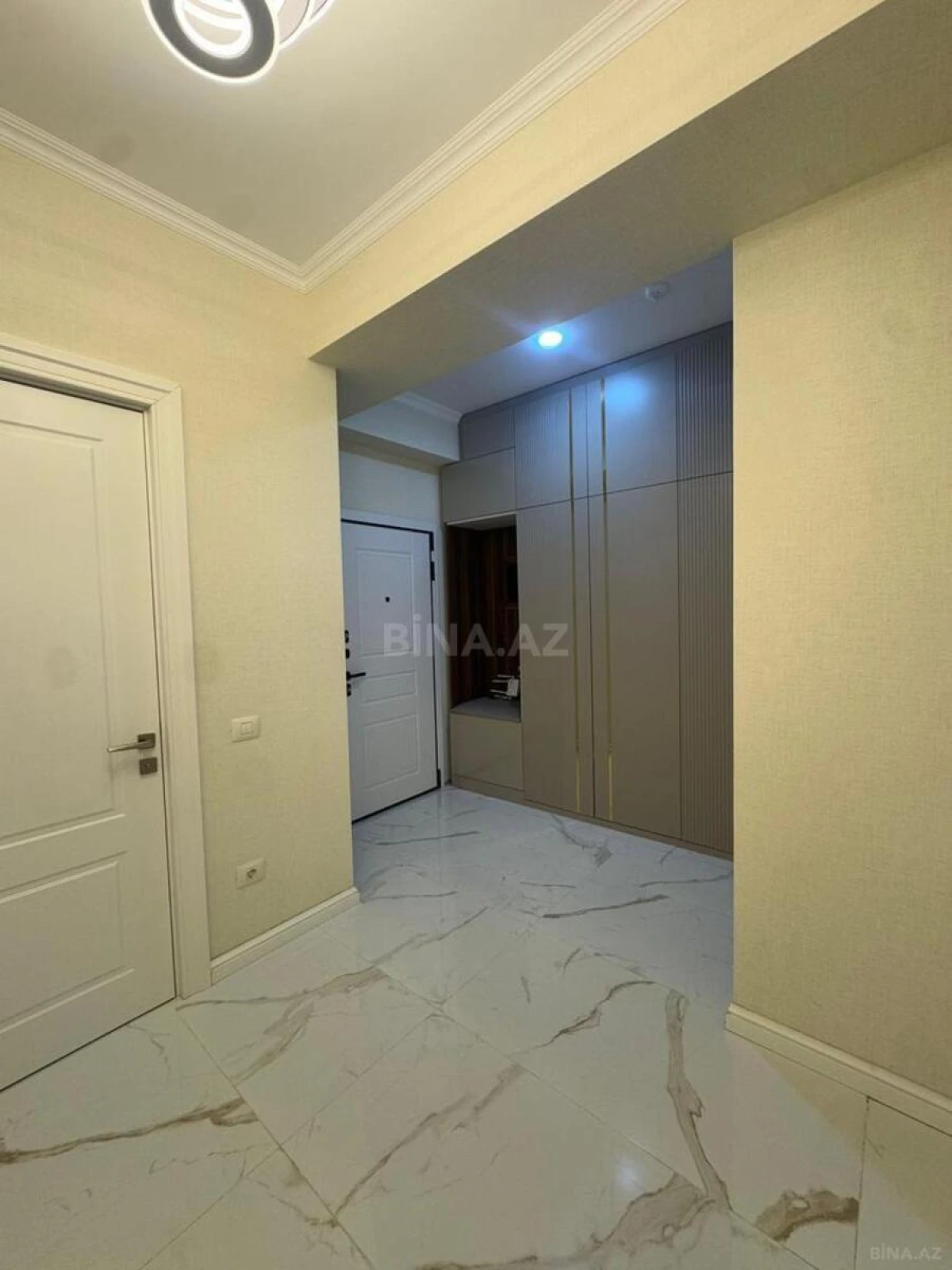 Satılır 3 otaqlı mənzil 83 m²
