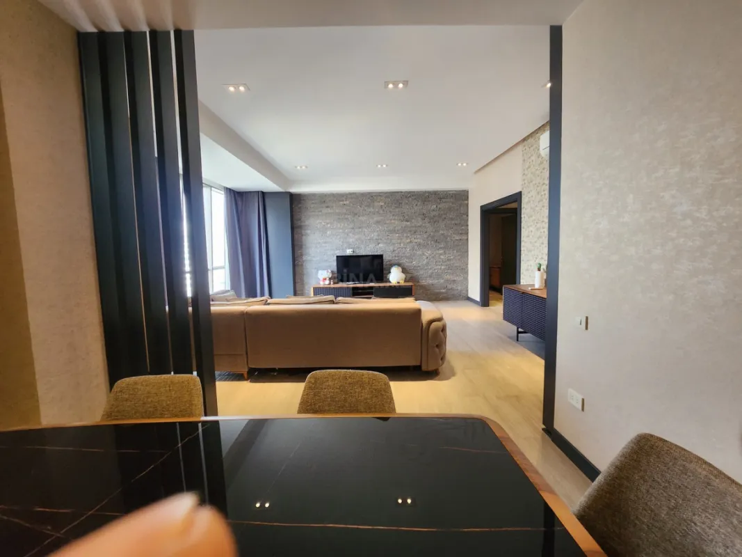 Kirayə verilir 3 otaqlı mənzil 130 m²