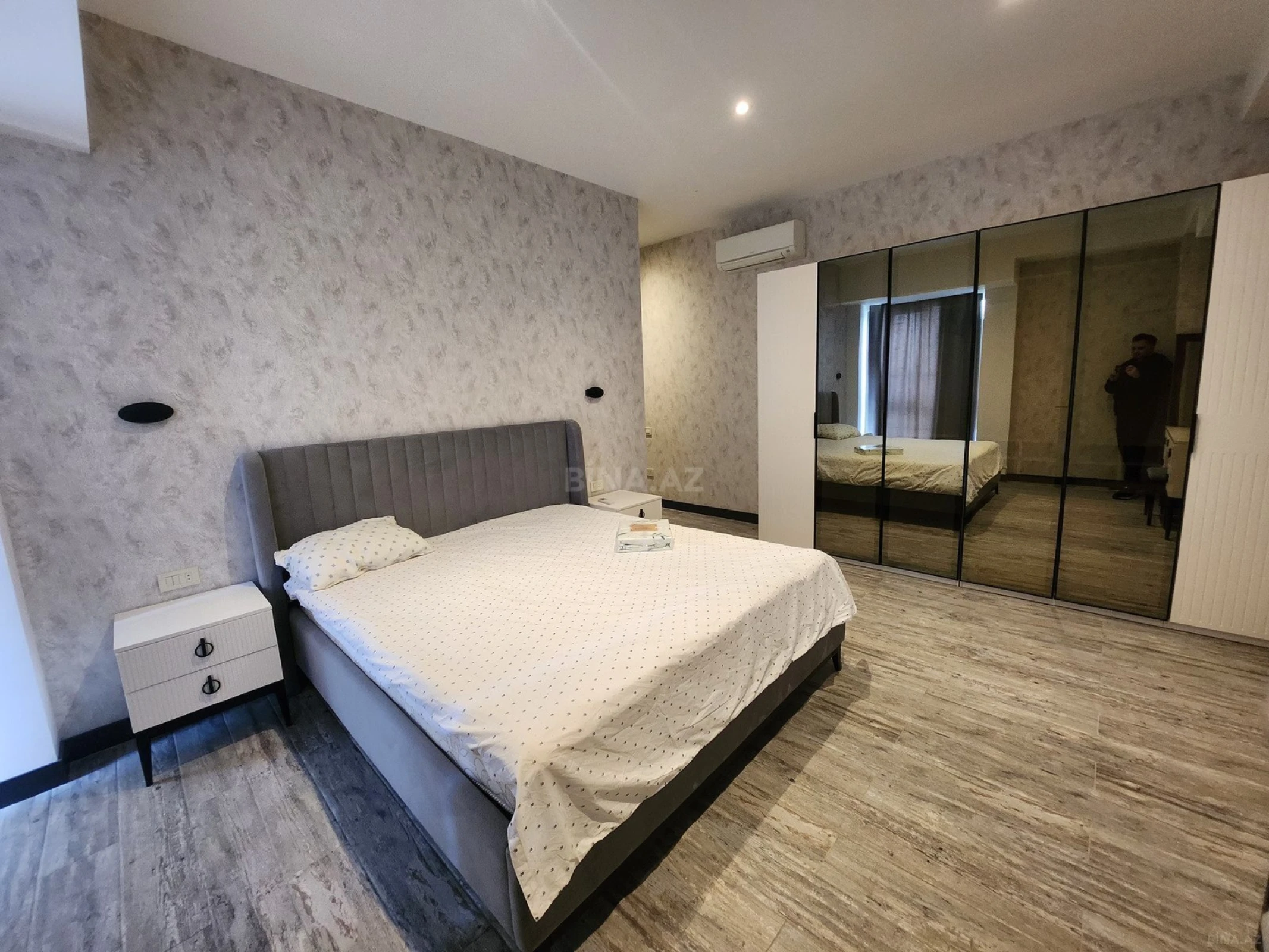 Kirayə verilir 3 otaqlı mənzil 130 m²