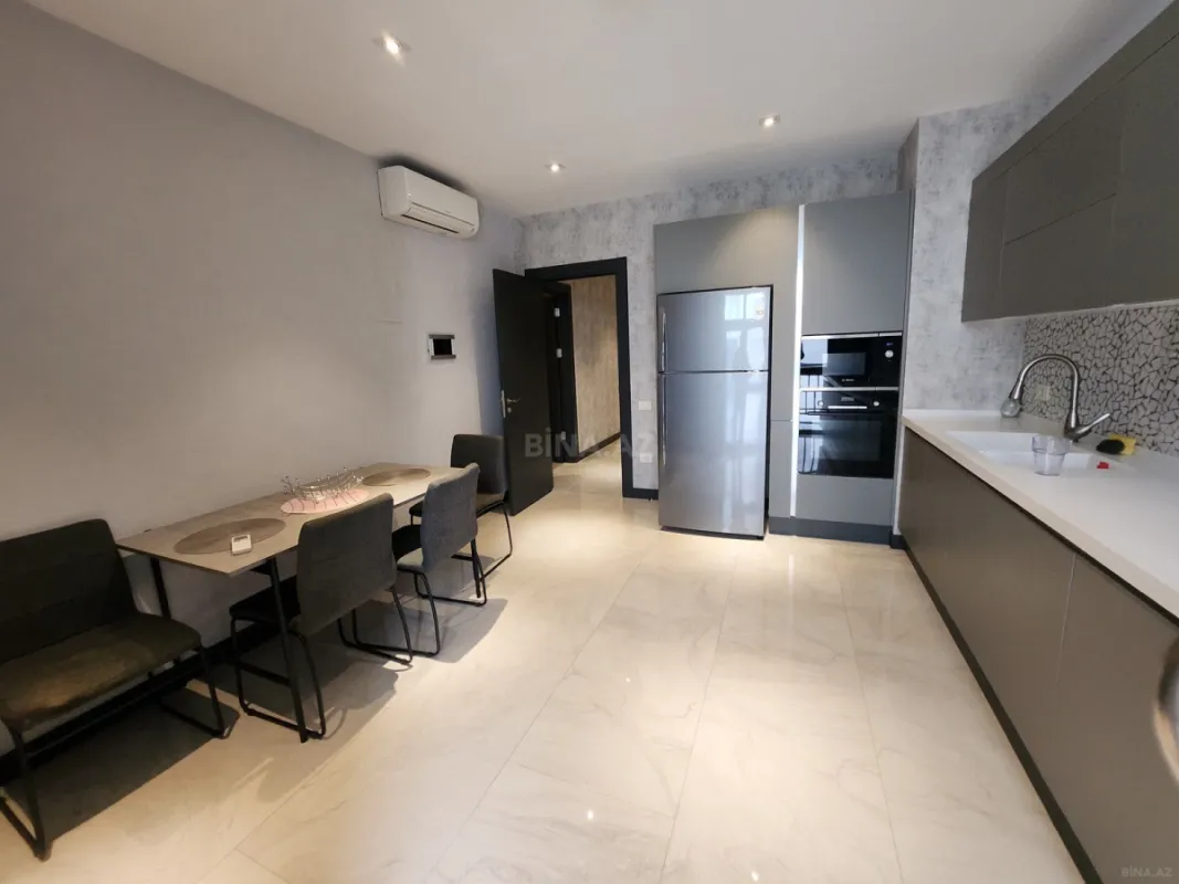 Kirayə verilir 3 otaqlı mənzil 130 m²