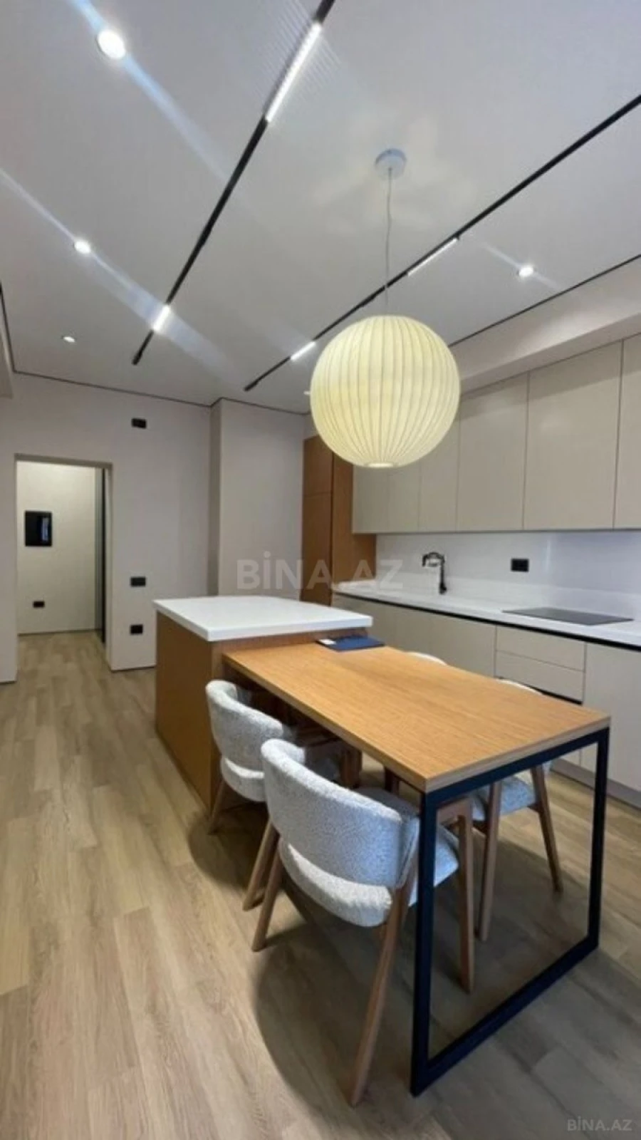 Kirayə verilir 2 otaqlı mənzil 75 m²