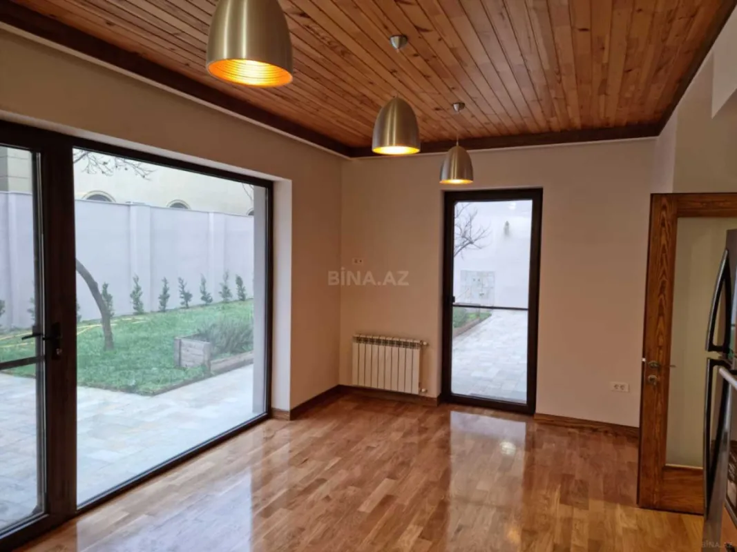 Satılır 7 otaqlı həyət evi 365 m²