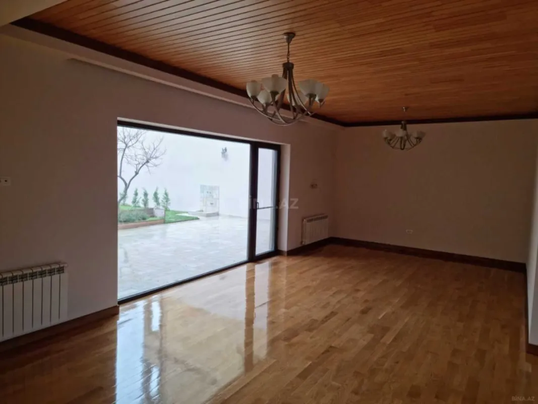 Satılır 7 otaqlı həyət evi 365 m²