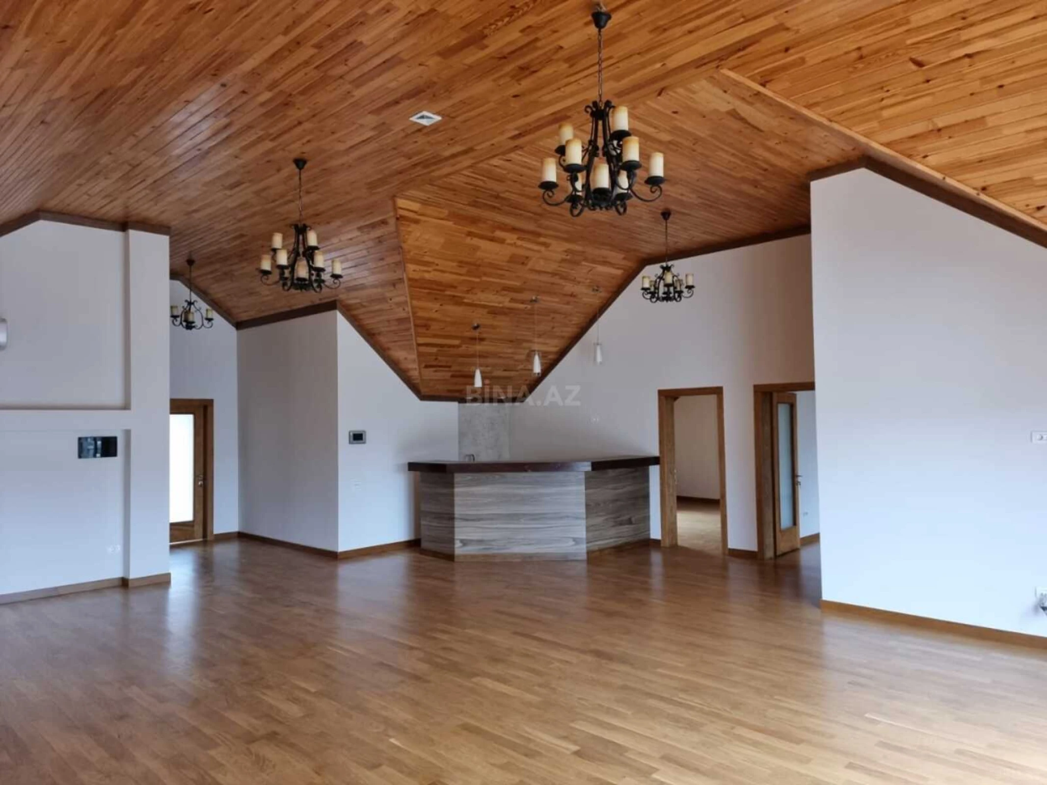 Satılır 7 otaqlı həyət evi 365 m²