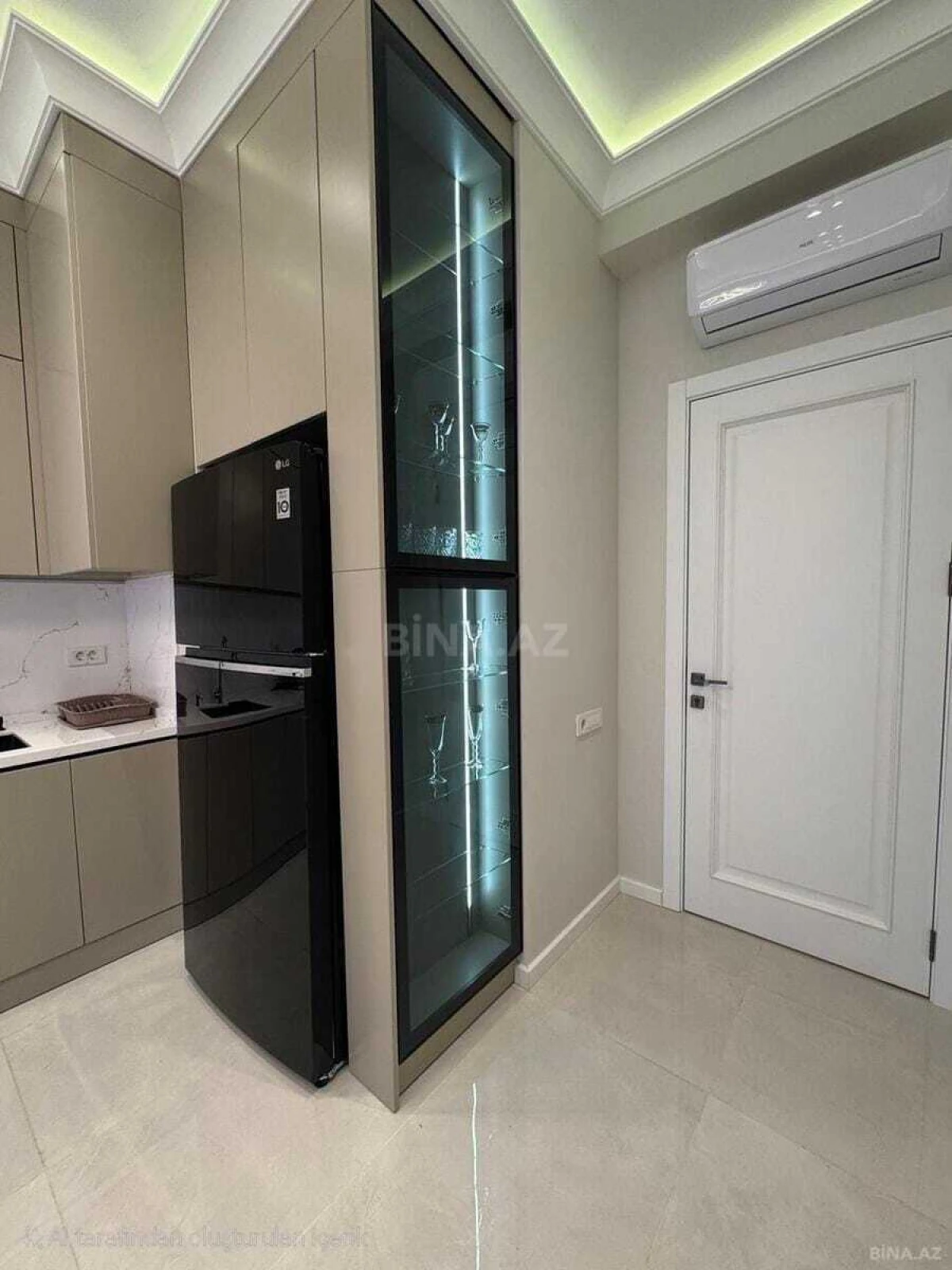 Kirayə verilir 3 otaqlı mənzil 140 m²