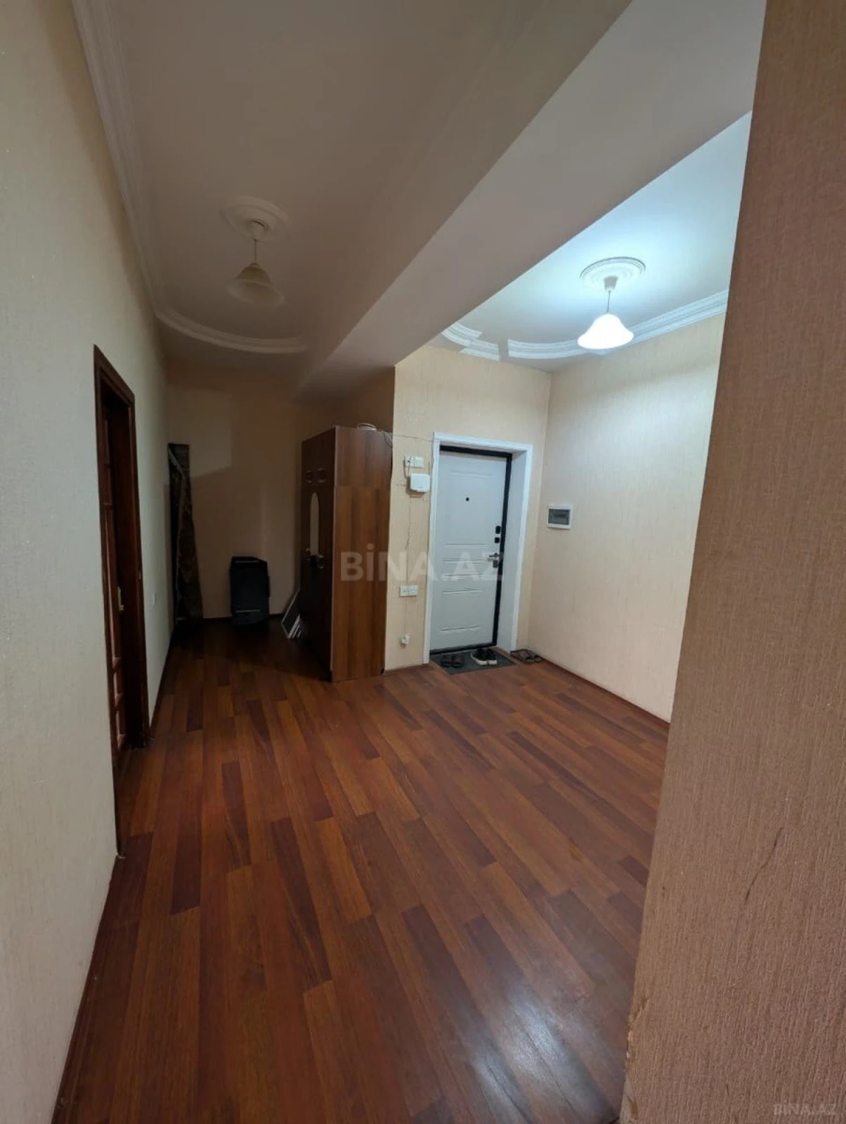 Kirayə verilir 2 otaqlı mənzil 98 m²