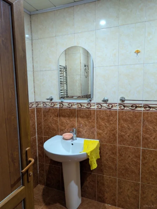 Kirayə verilir 2 otaqlı mənzil 98 m²