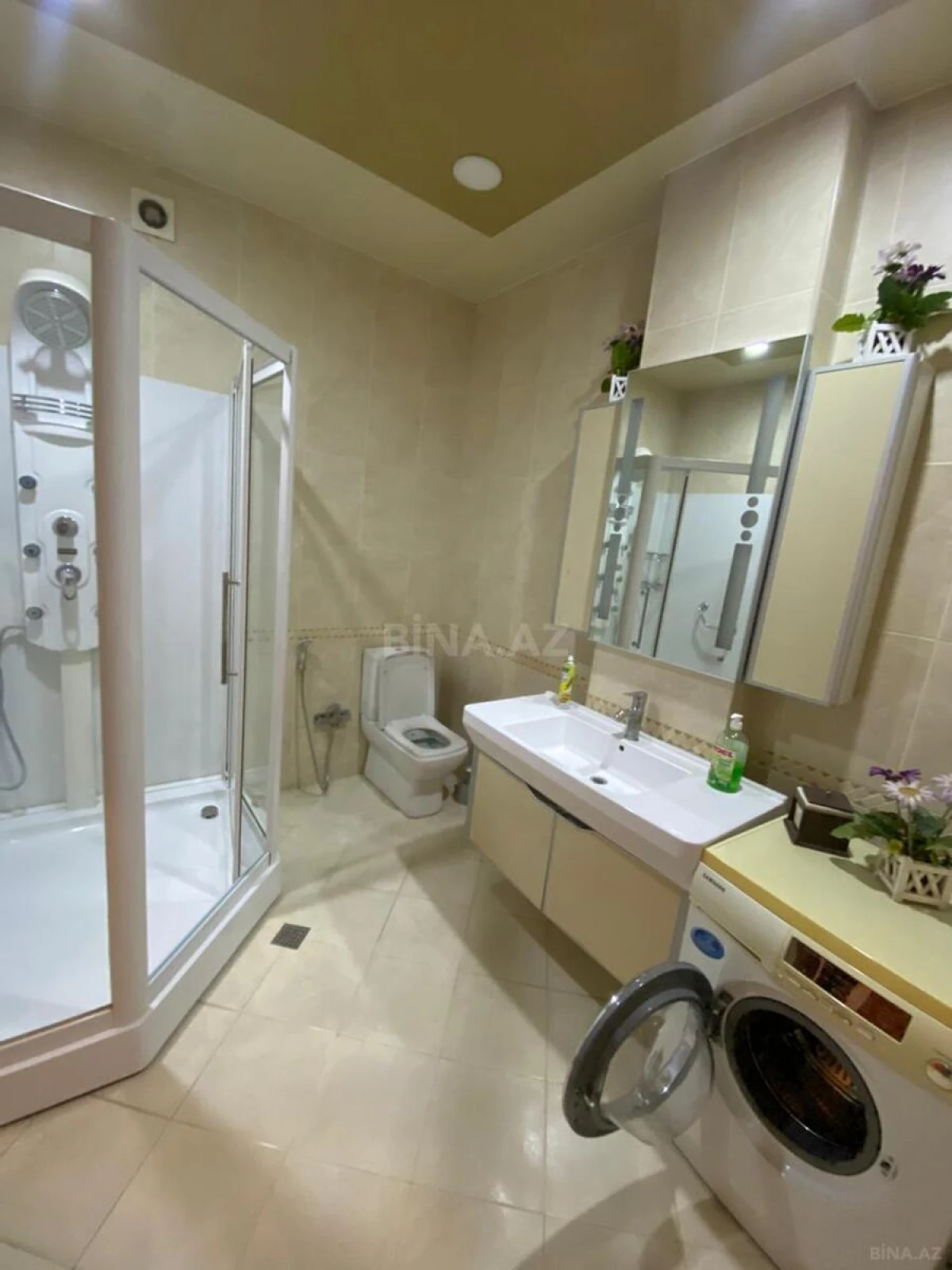 Satılır 3 otaqlı mənzil 142 m²