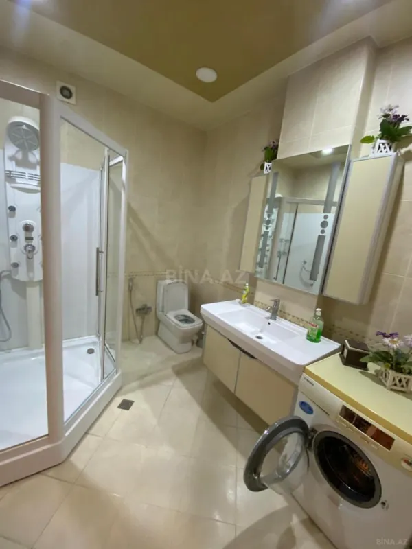 Satılır 3 otaqlı mənzil 142 m²