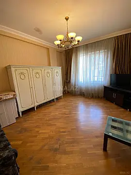 Satılır 3 otaqlı mənzil 142 m²