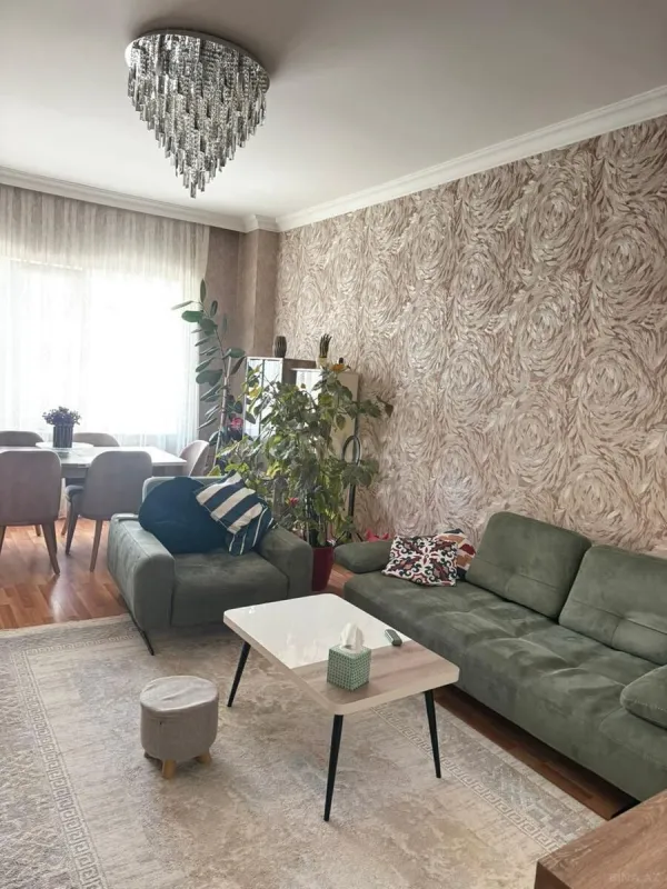 Satılır 2 otaqlı mənzil 93 m²