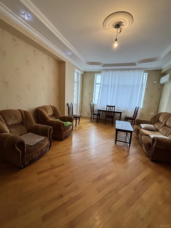 Kirayə verilir 2 otaqlı mənzil 80 m²