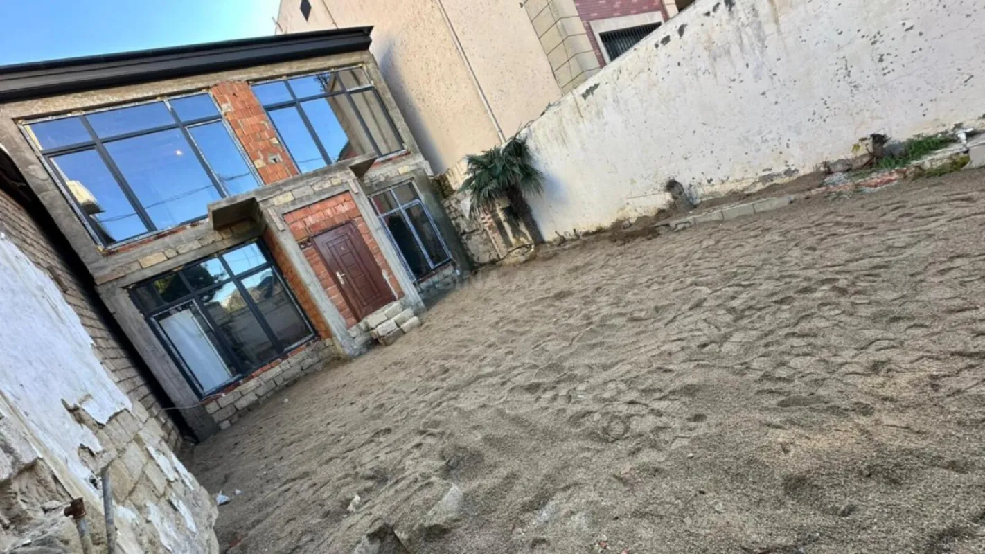 Satılır 5 otaqlı həyət evi 161 m²