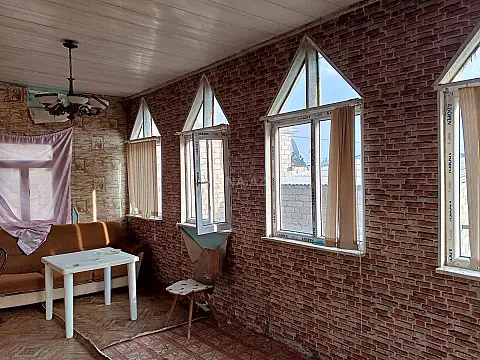 Satılır 6 otaqlı həyət evi 100 m²