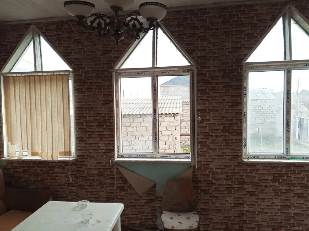 Satılır 6 otaqlı həyət evi 100 m²