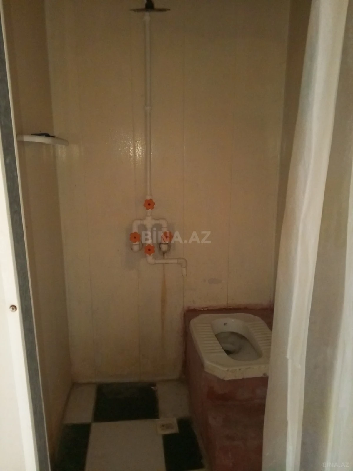 Satılır 6 otaqlı həyət evi 100 m²