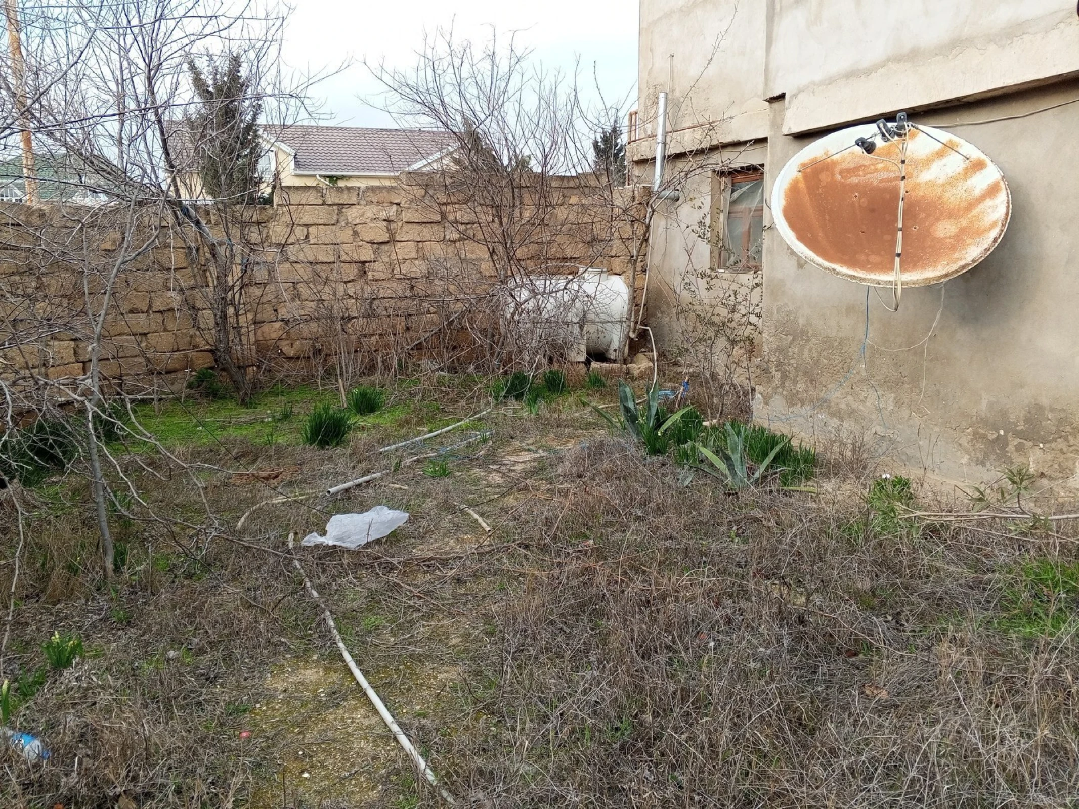 Satılır 6 otaqlı həyət evi 100 m²