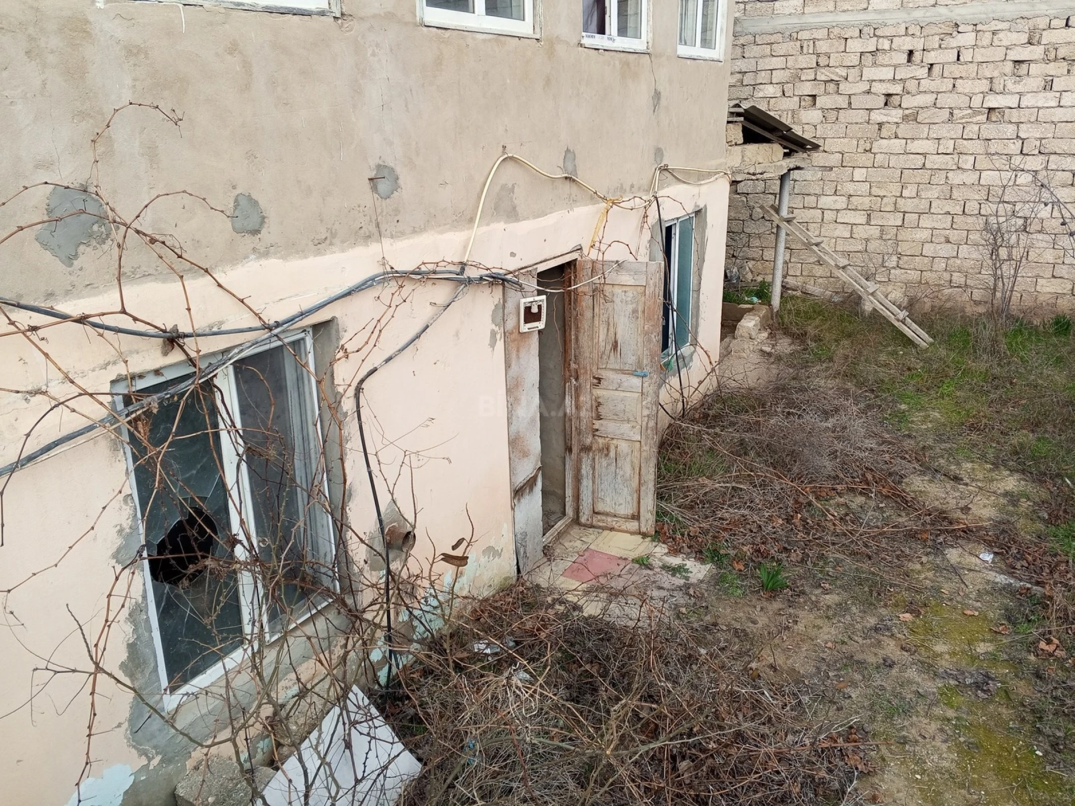 Satılır 6 otaqlı həyət evi 100 m²