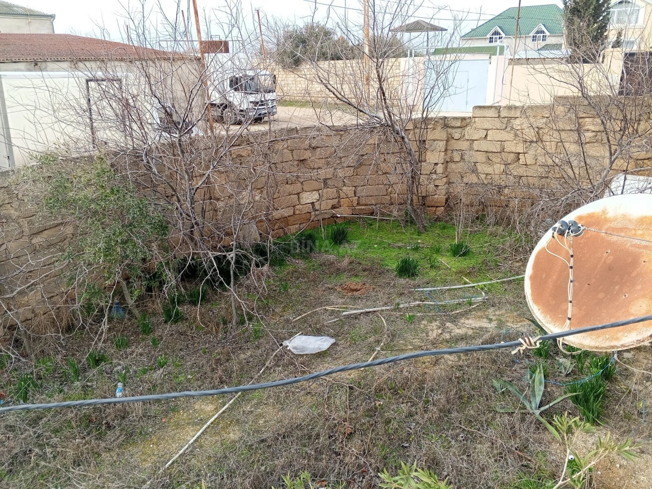 Satılır 6 otaqlı həyət evi 100 m²