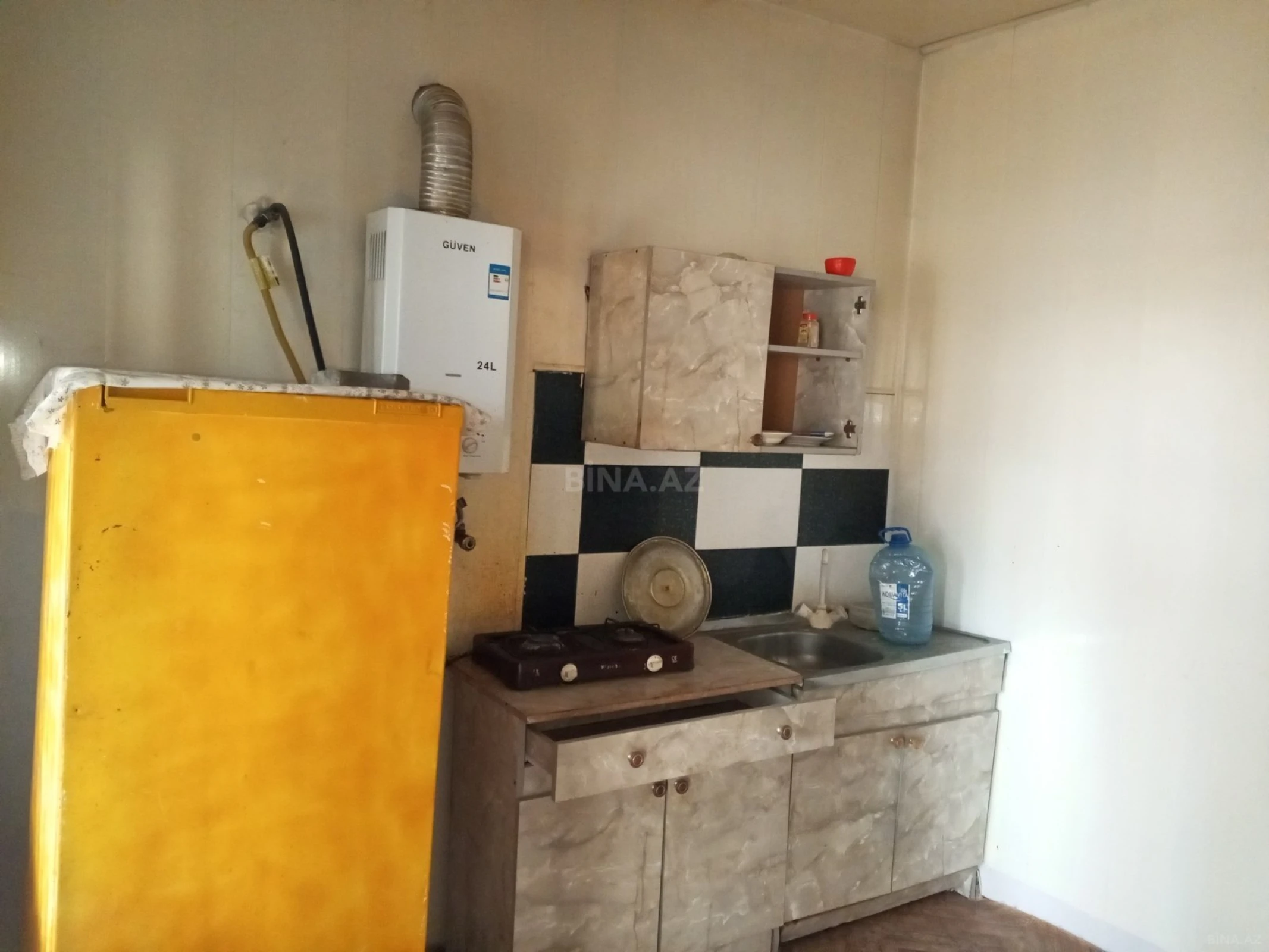 Satılır 6 otaqlı həyət evi 100 m²