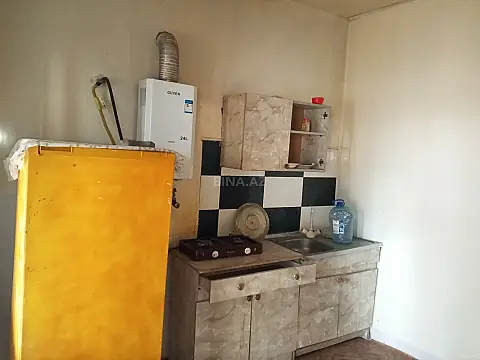 Satılır 6 otaqlı həyət evi 100 m²