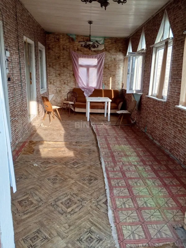 Satılır 6 otaqlı həyət evi 100 m²