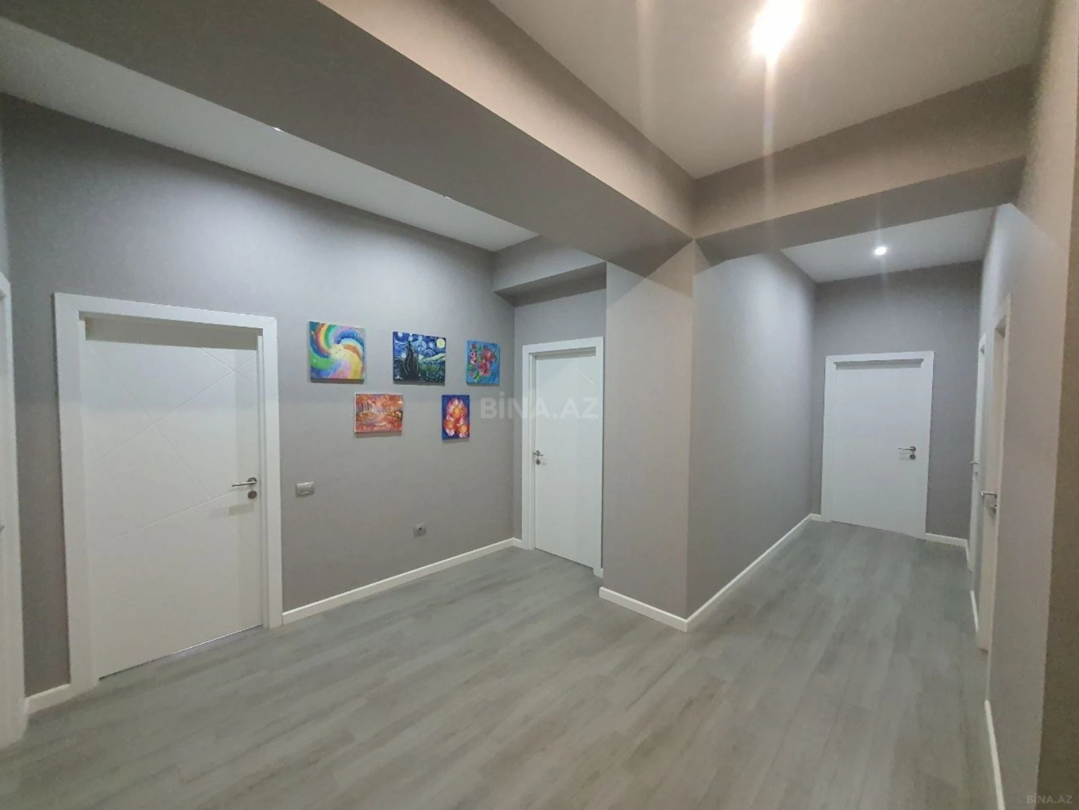 Satılır 3 otaqlı mənzil 163 m²