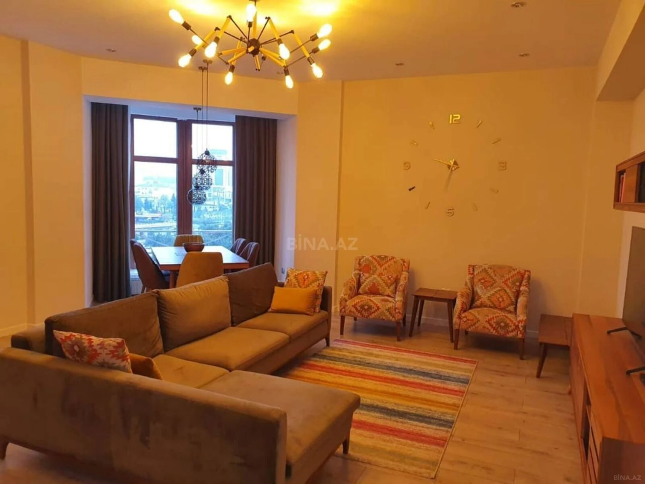 Satılır 3 otaqlı mənzil 163 m²