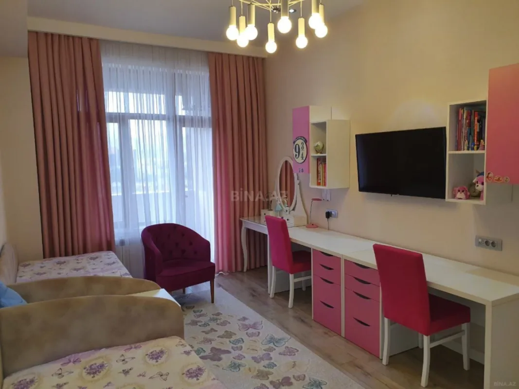 Satılır 3 otaqlı mənzil 163 m²