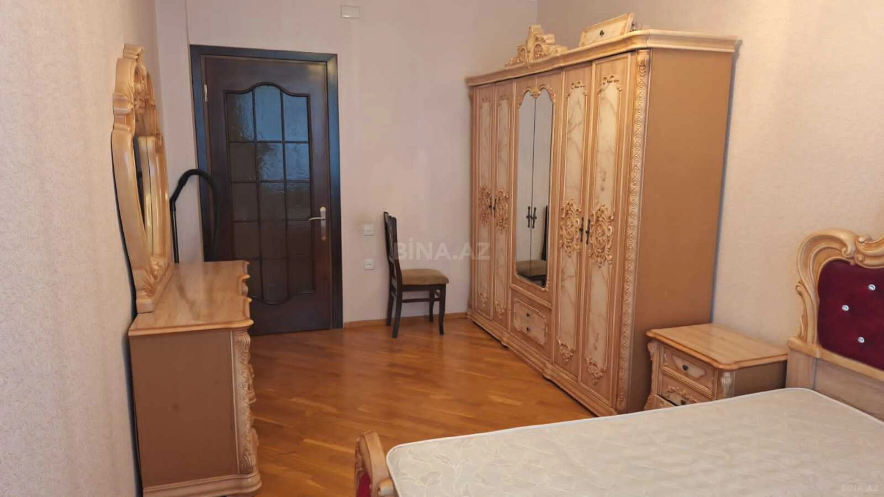 Satılır 2 otaqlı mənzil 80 m²