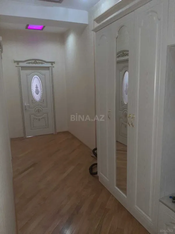 Kirayə verilir 2 otaqlı mənzil 90 m²