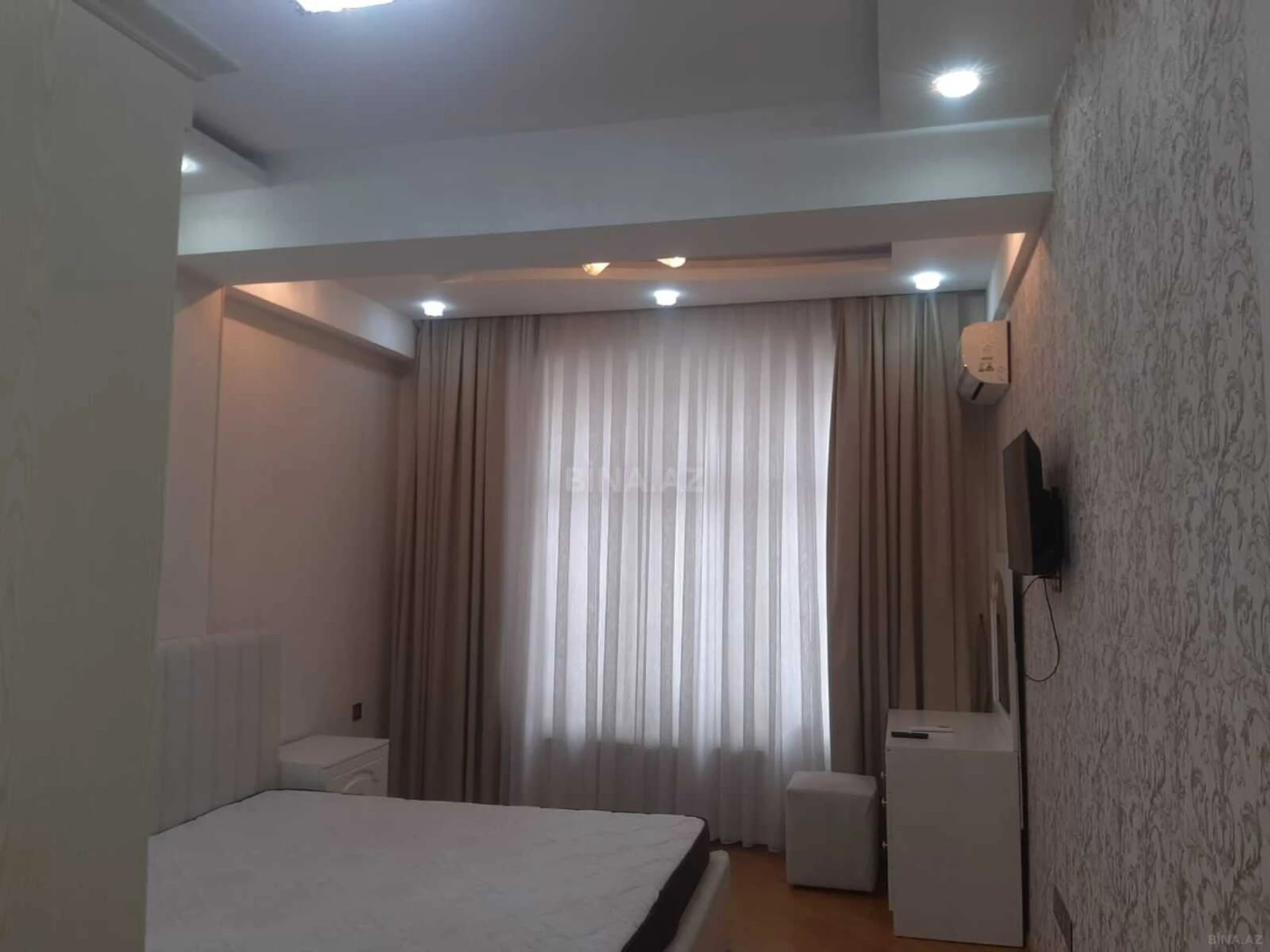 Kirayə verilir 2 otaqlı mənzil 90 m²