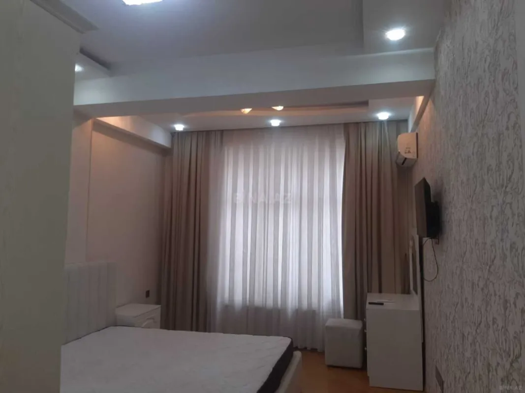 Kirayə verilir 2 otaqlı mənzil 90 m²