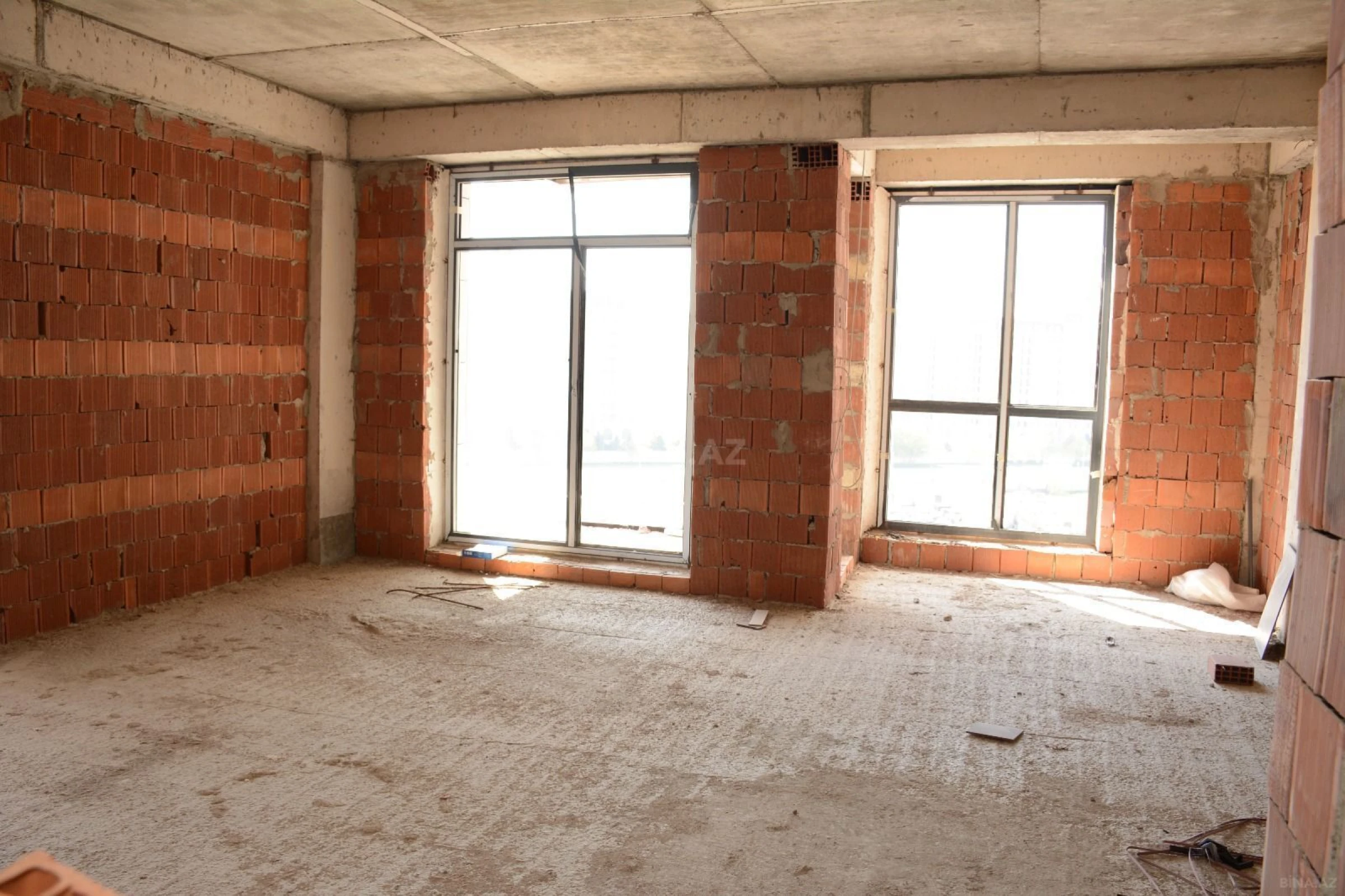 Satılır 3 otaqlı mənzil 145.4 m²