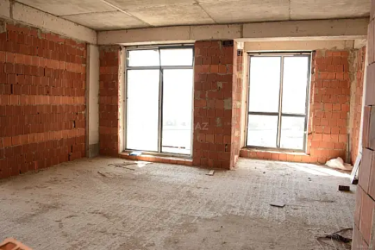 Satılır 3 otaqlı mənzil 145.4 m²