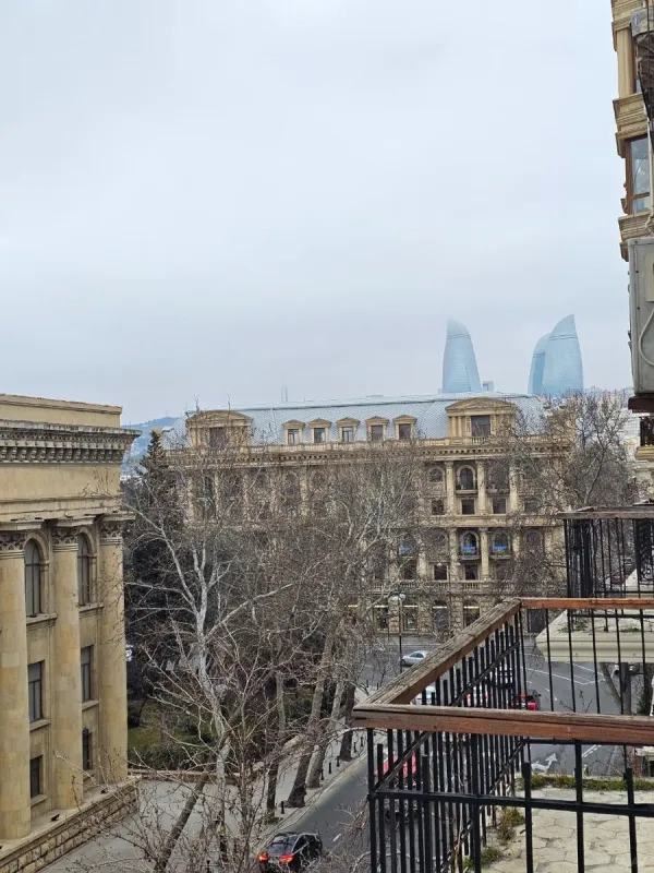 Satılır 3 otaqlı mənzil 100 m²