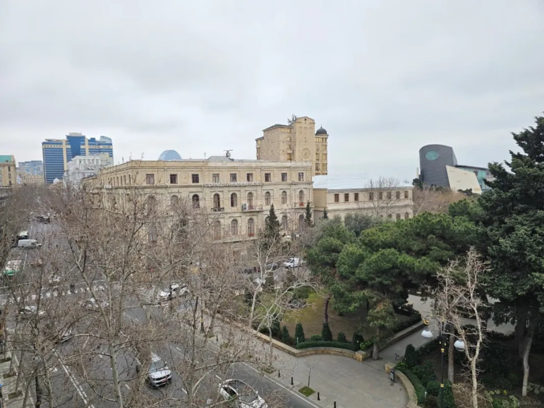 Satılır 3 otaqlı mənzil 100 m²