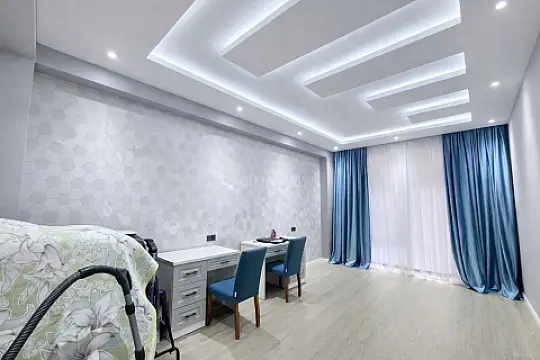 Satılır 3 otaqlı mənzil 165 m²