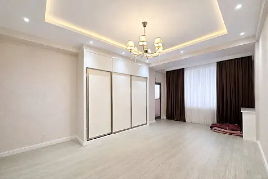 Satılır 3 otaqlı mənzil 165 m²