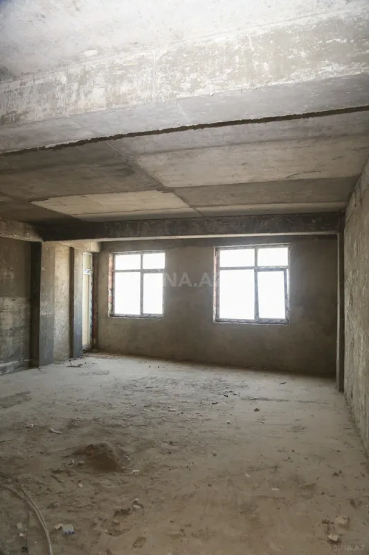 Satılır 3 otaqlı mənzil 135 m²