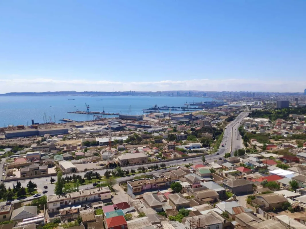 Satılır 3 otaqlı mənzil 135 m²