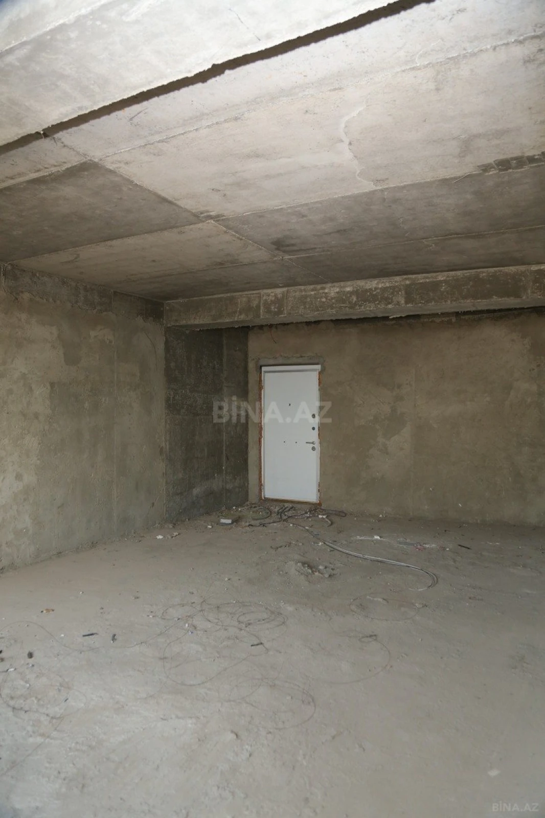 Satılır 3 otaqlı mənzil 135 m²