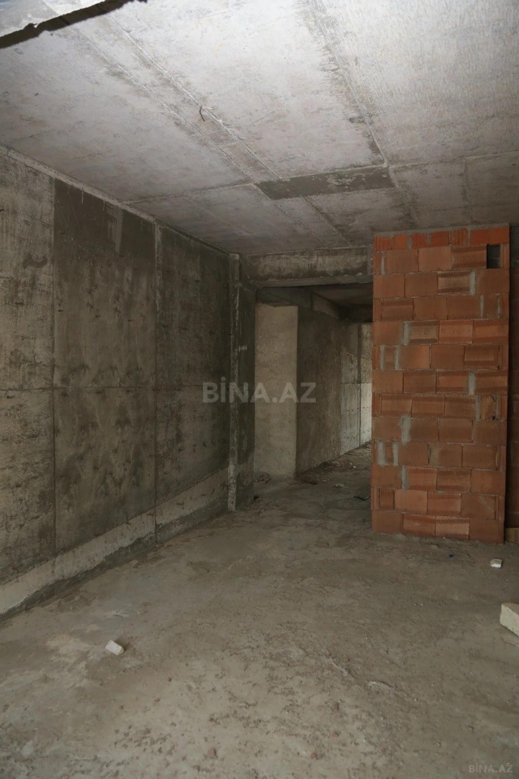 Satılır 3 otaqlı mənzil 135 m²