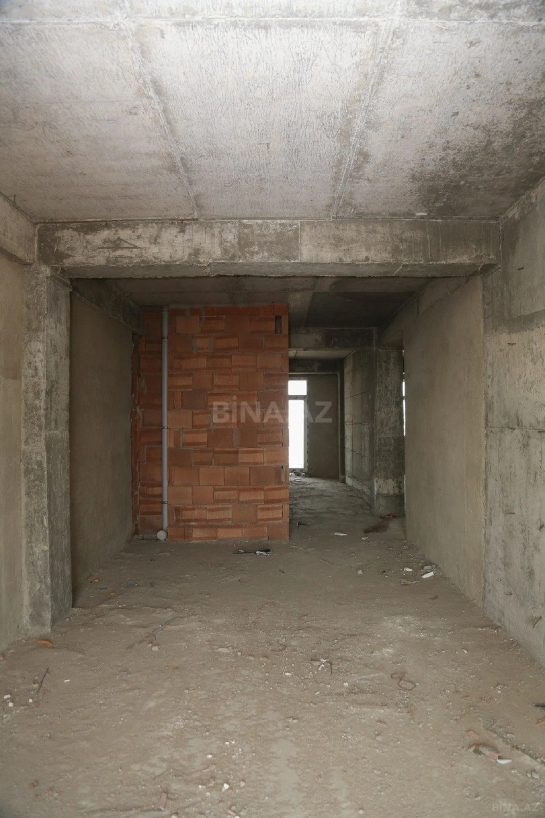 Satılır 3 otaqlı mənzil 135 m²