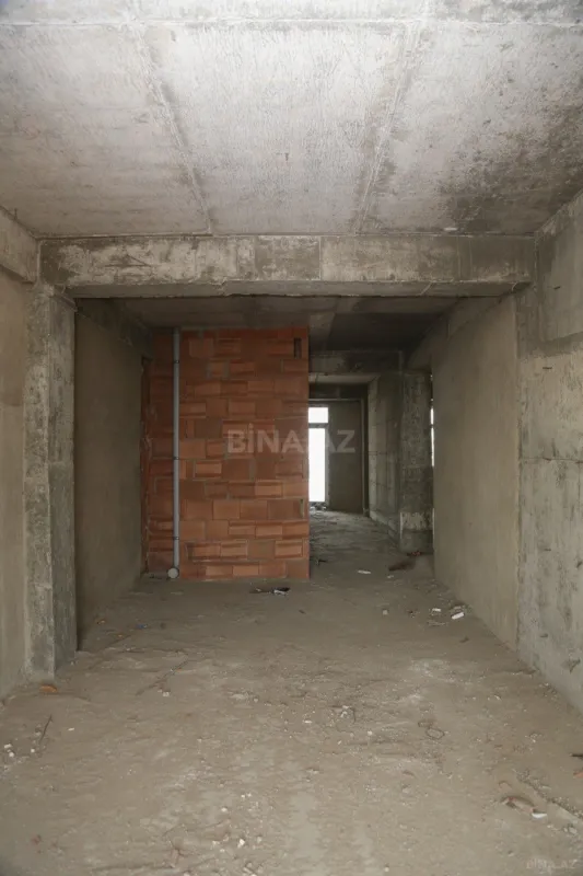 Satılır 3 otaqlı mənzil 135 m²