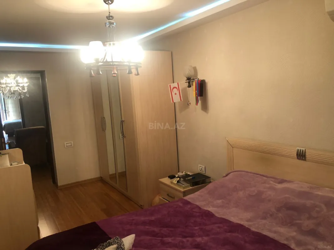 Satılır 3 otaqlı mənzil 76 m²