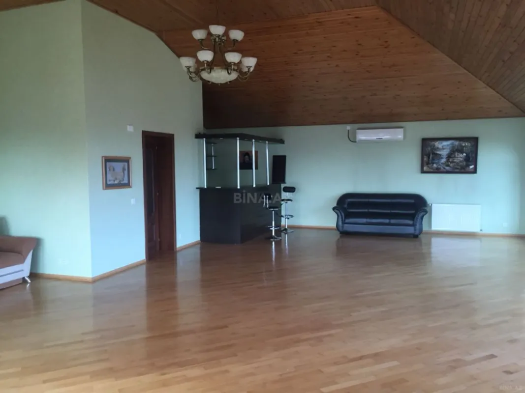 Satılır 7 otaqlı həyət evi 400 m²