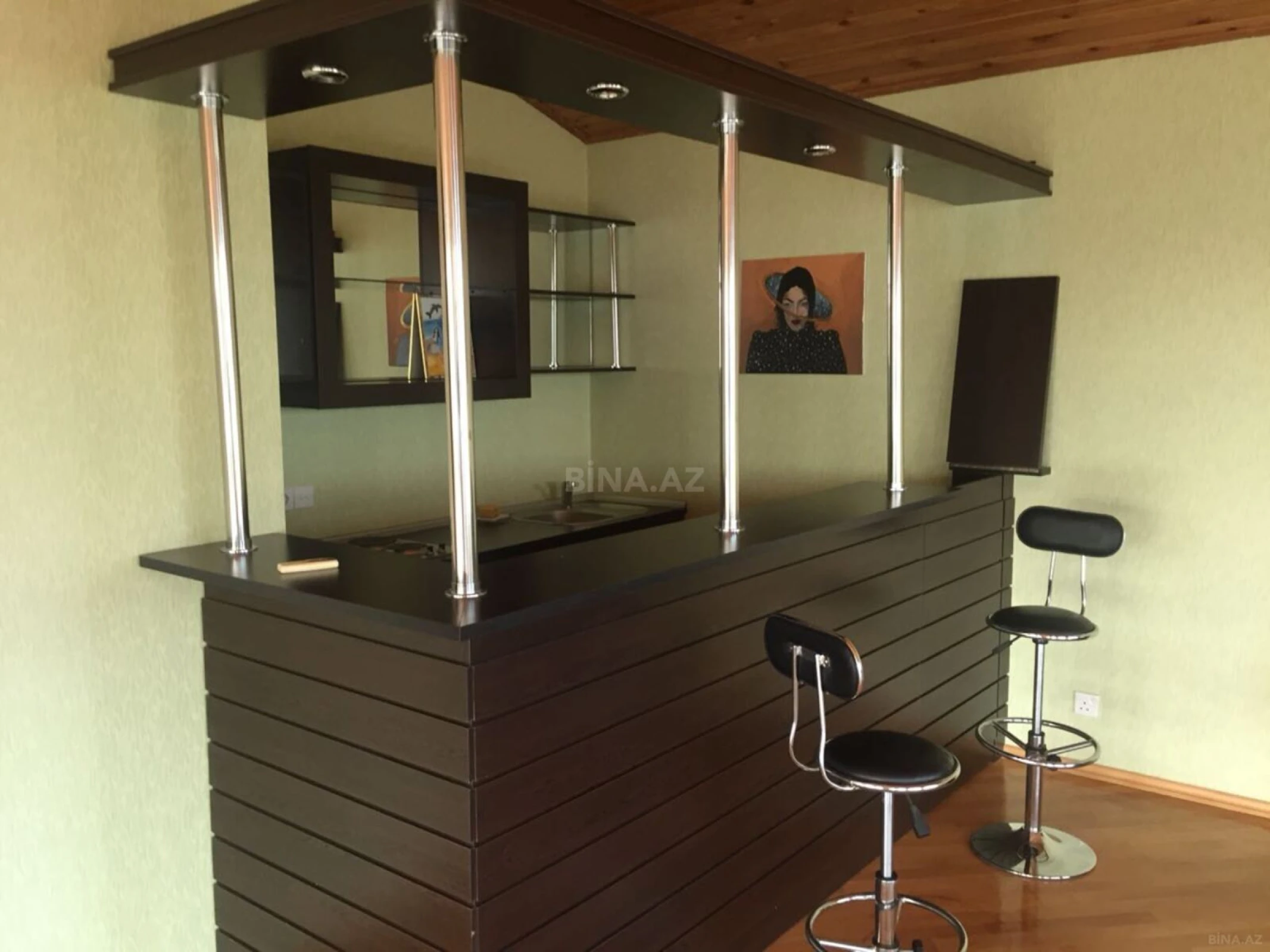 Satılır 7 otaqlı həyət evi 400 m²