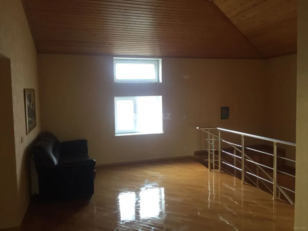 Satılır 7 otaqlı həyət evi 400 m²
