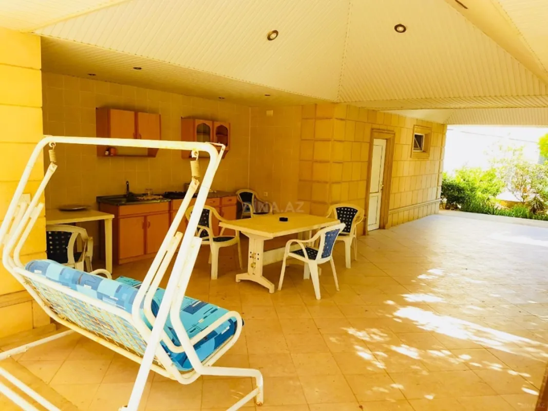 Satılır 7 otaqlı həyət evi 400 m²